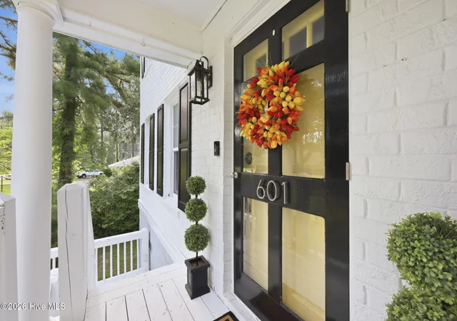 Photo 4 of Single family home for sale at 601 Fairview Ave, Washington, NC 27889 | MLS# 100597163 | Listing updated on 2026-09-15