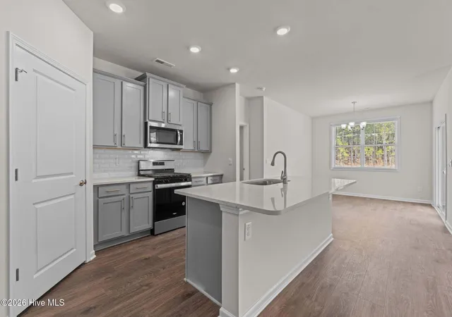 Photo 3 of Single family home for sale at 7015 Bayberry Park Dr, New Bern, NC 28562 | MLS# 100598738 | Listing updated on 2026-09-04