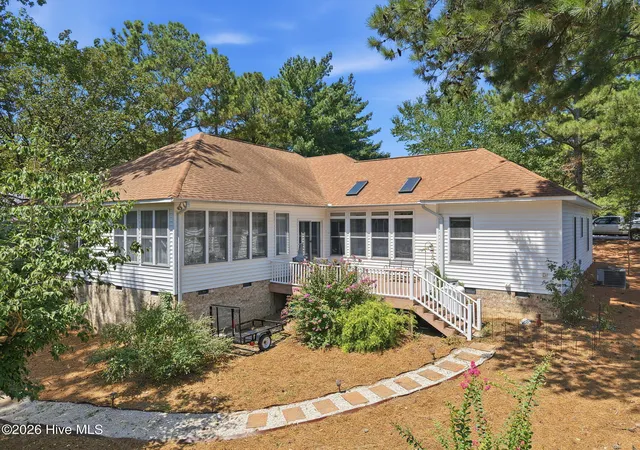 Photo 3 of Single family home for sale at 104 Fox Run Ct, West End, NC 27376 | MLS# 100598339 | Listing updated on 2026-08-31