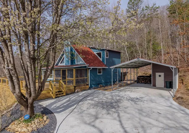 Photo 2 of Single family home for sale at 355 Up The Crk Trl, Hayesville, NC 28904 | MLS# 98544574 | Listing updated on 2026-08-18
