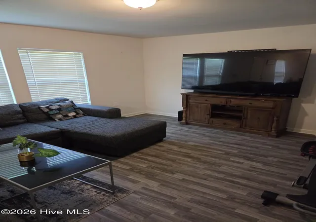 Photo 2 of Single family home for sale at 3302 Taylors Pointe Dr, Winterville, NC 28590 | MLS# 100599228 | Listing updated on 2026-09-08