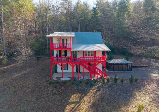 Photo 4 of Single family home for sale at 311 Twin Cedars Dr, Murphy, NC 28906 | MLS# 98534155 | Listing updated on 2026-08-21