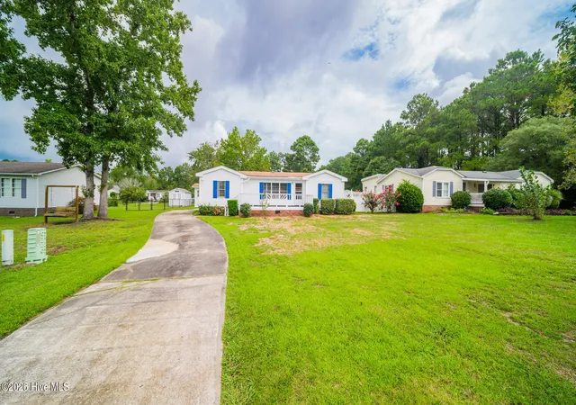Photo 2 of Manufactured home for sale at 1076 Clubview Ln Sw, Calabash, NC 28467 | MLS# 100599441 | Listing updated on 2026-08-28