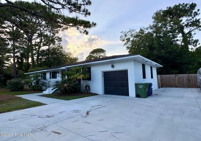 Photo 2 of Single family home for sale at 5619 Saint Nicholas Rd, Wilmington, NC 28405 | MLS# 100598188 | Listing updated on 2026-09-17