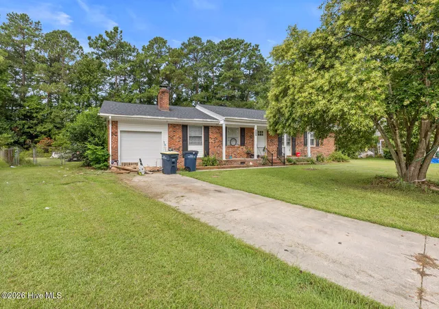 Photo 1 of Single family home for sale at 517 West Ct, Jacksonville, NC 28546 | MLS# 100591978 | Listing updated on 2026-09-03
