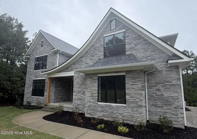 Photo 1 of Single family home for sale at 16 Overpeck Ln, Pinehurst, NC 28374 | MLS# 100593132 | Listing updated on 2026-08-25
