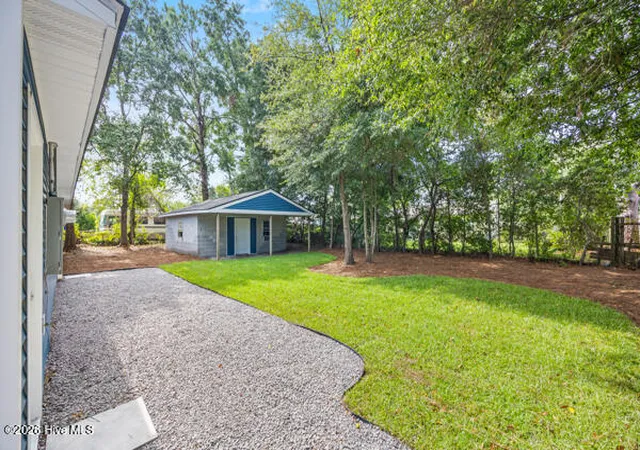 Photo 3 of Single family home for sale at 305 Wallington Rd, Wilmington, NC 28409 | MLS# 100599238 | Listing updated on 2026-08-27