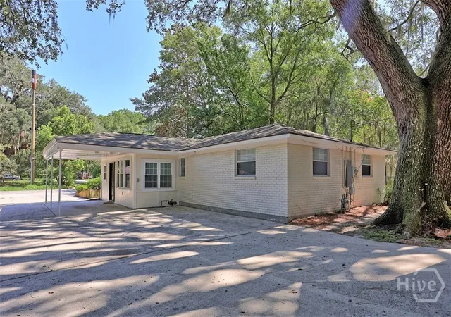 Photo 4 of Single family home for sale at 1505 W Creighton Pl, Savannah, GA 31406 | MLS# SA362796 | Listing updated on 2026-10-20