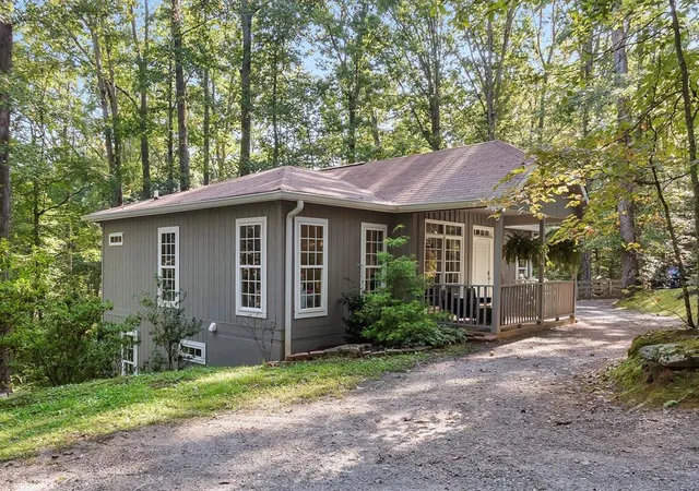 Photo 2 of Single family home for sale at 571 Shady Grv Ln, Hayesville, NC 28904 | MLS# 98544589 | Listing updated on 2026-08-18