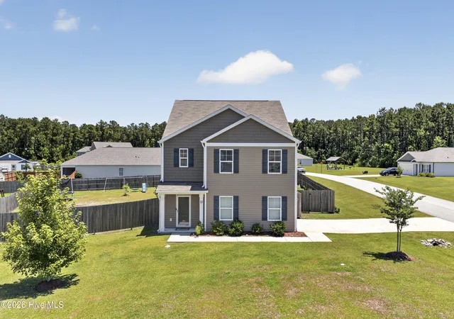 Photo 2 of Single family home for sale at 10 Evian Ct, Hampstead, NC 28443 | MLS# 100598036 | Listing updated on 2026-09-08