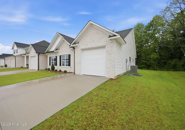 Photo 3 of Townhouse for sale at 2020 Dartford Dr #B, Greenville, NC 27834 | MLS# 100502529 | Listing updated on 2026-08-18