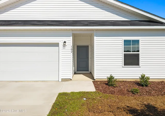 Photo 2 of Single family home for sale at 102 Nesbitt Ct, Jacksonville, NC 28546 | MLS# 100565798 | Listing updated on 2026-09-14
