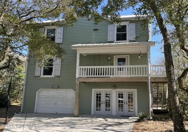 Photo 1 of Single family home for sale at 109 Sea Urchin Ct, Surf City, NC 28445 | MLS# 100595518 | Listing updated on 2026-09-28