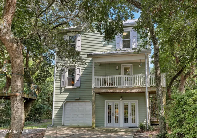 Photo 2 of Single family home for sale at 109 Sea Urchin Ct, Surf City, NC 28445 | MLS# 100595518 | Listing updated on 2026-09-28