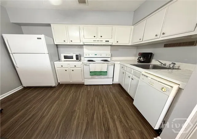 Listing Photo 5 - Condo for sale in building located at 182 Viking Ct, Athens, GA 30605