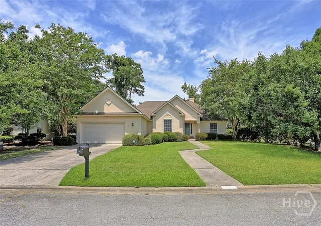 Photo 3 of Single family home for sale at 5 Indian Summer Ct, Savannah, GA 31410 | MLS# SA361281 | Listing updated on 2026-08-23