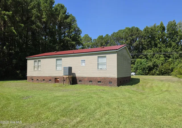 Photo 4 of Manufactured home for sale at 456 Russells Creek Rd, Beaufort, NC 28516 | MLS# 100599193 | Listing updated on 2026-08-26