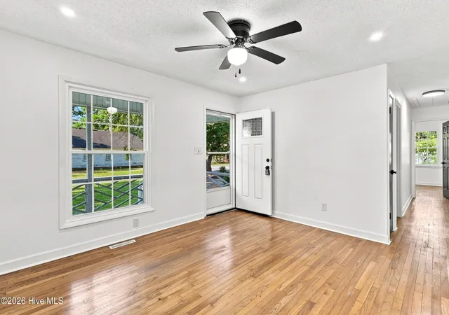 Photo 4 of Single family home for sale at 404 W Green St, Robersonville, NC 27871 | MLS# 100596701 | Listing updated on 2026-09-30