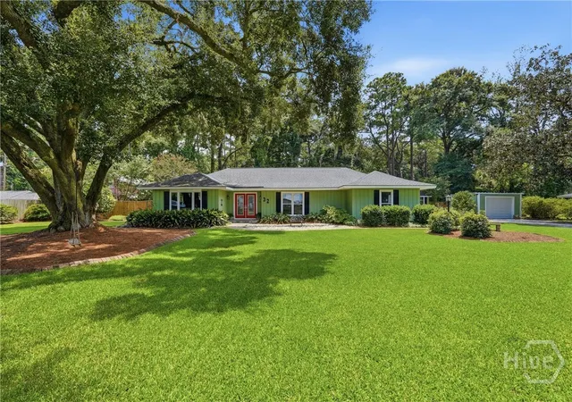 Photo 1 of Single family home for sale at 32 Falligant Ave, Savannah, GA 31410 | MLS# SA362603 | Listing updated on 2026-09-16