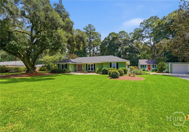 Photo 3 of Single family home for sale at 32 Falligant Ave, Savannah, GA 31410 | MLS# SA362603 | Listing updated on 2026-10-28
