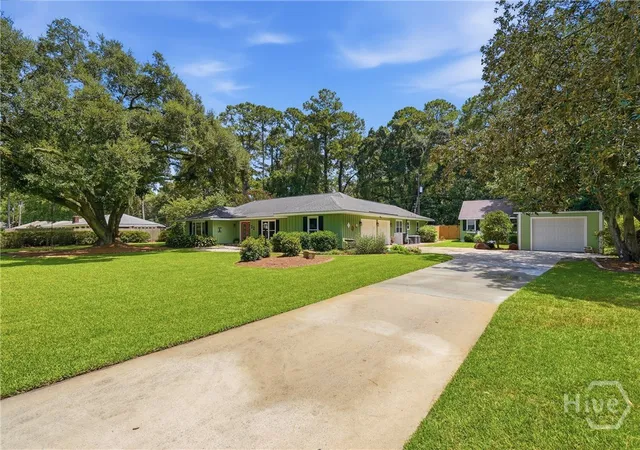 Photo 4 of Single family home for sale at 32 Falligant Ave, Savannah, GA 31410 | MLS# SA362603 | Listing updated on 2026-10-28