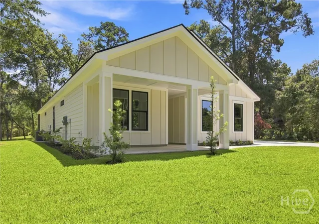 Photo 4 of Single family home for sale at 53 Marsh Dr, Beaufort, SC 29907 | MLS# SA355197 | Listing updated on 2026-09-14
