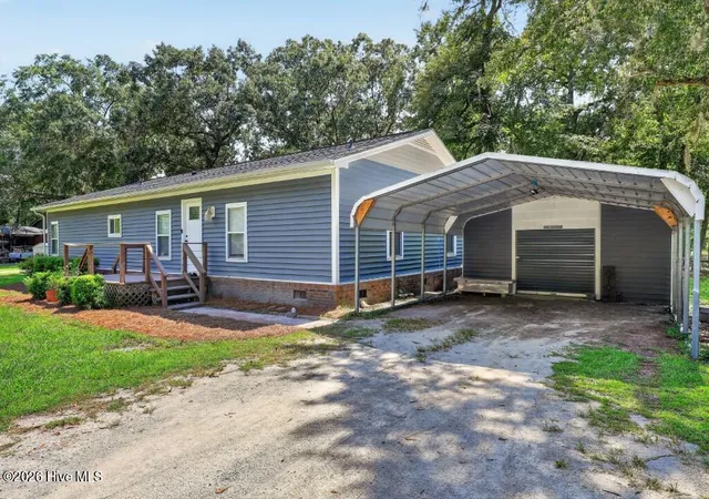 Photo 3 of Manufactured home for sale at 405 Sand Ridge Rd, New Bern, NC 28560 | MLS# 100599472 | Listing updated on 2026-09-10