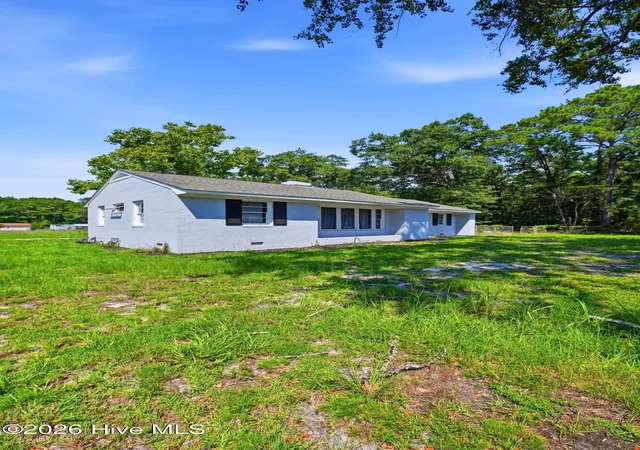 Photo 3 of Single family home for sale at 308 Holmes St, Shallotte, NC 28470 | MLS# 100598522 | Listing updated on 2026-09-12