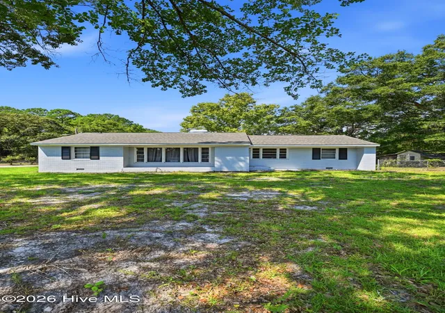 Photo 4 of Single family home for sale at 308 Holmes St, Shallotte, NC 28470 | MLS# 100598522 | Listing updated on 2026-09-12