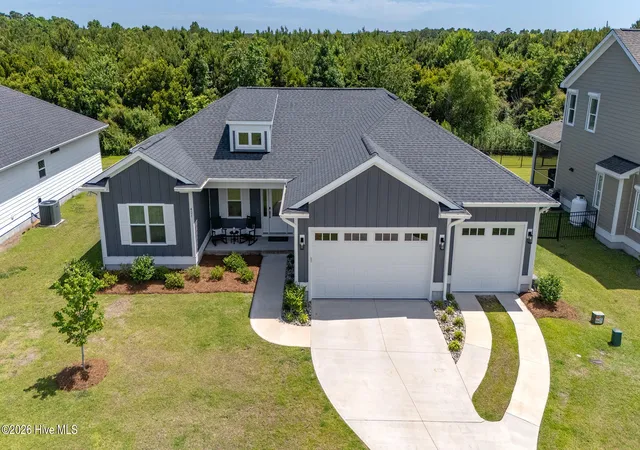 Photo 3 of Single family home for sale at 421 Taylorwood Dr, Beaufort, NC 28516 | MLS# 100578946 | Listing updated on 2026-08-19