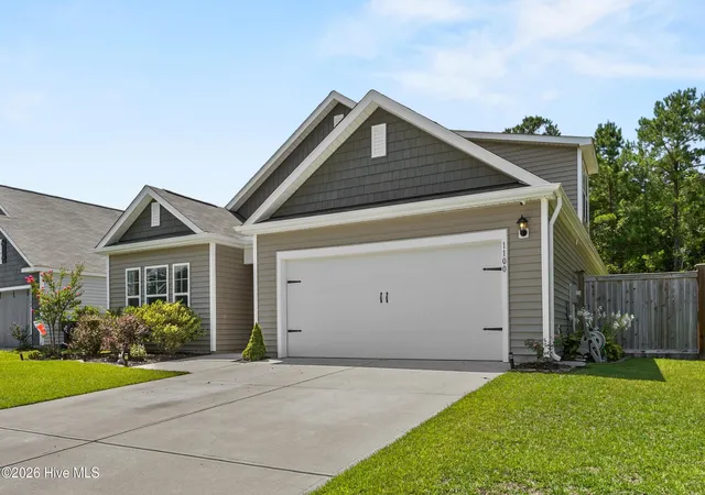 Photo 3 of Single family home for sale at 1100 Forest Glen Dr Ne, Leland, NC 28451 | MLS# 100597606 | Listing updated on 2026-09-04