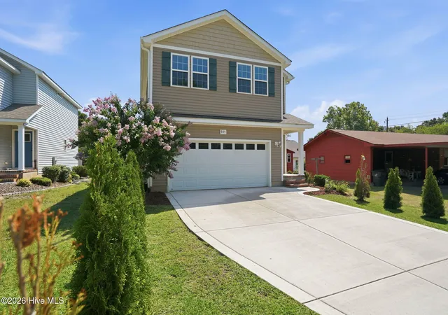 Photo 2 of Single family home for sale at 935 W Illinois Ave, Southern Pines, NC 28387 | MLS# 100596190 | Listing updated on 2026-08-28