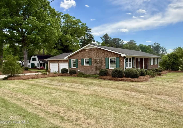 Photo 4 of Single family home for sale at 1391 Johnson Dr, Williamston, NC 27892 | MLS# 100569364 | Listing updated on 2026-08-23