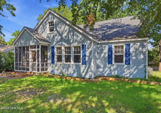 Photo 2 of Single family home for sale at 404 Pearl St, Fayetteville, NC 28303 | MLS# 100598292 | Listing updated on 2026-09-20