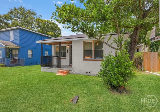 Photo 3 of Single family home for sale at 3311 Myrtle St, Savannah, GA 31405 | MLS# SA361686 | Listing updated on 2026-09-17