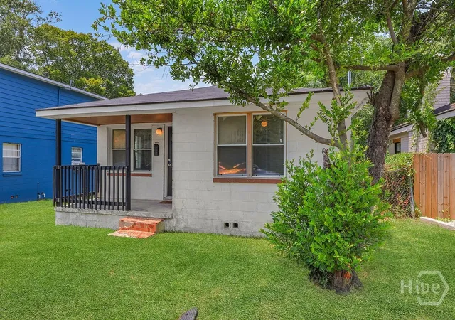 Photo 3 of Single family home for sale at 3311 Myrtle St, Savannah, GA 31405 | MLS# SA361686 | Listing updated on 2026-10-09