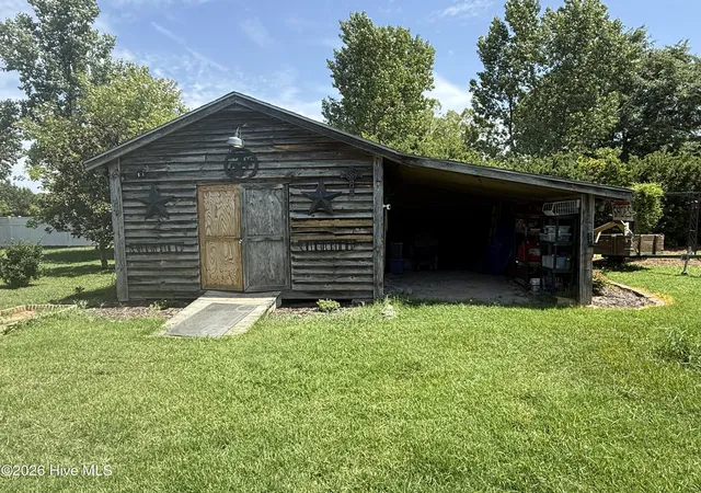 Photo 4 of Single family home for sale at 14900 Blue Woods Rd, Laurinburg, NC 28352 | MLS# 100590784 | Listing updated on 2026-09-19