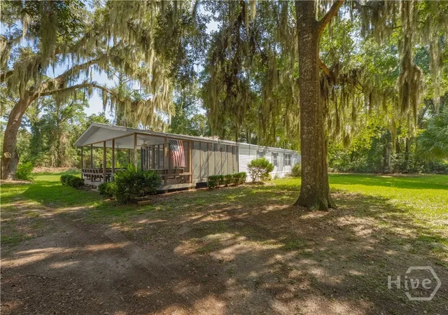 Photo 3 of Manufactured home for sale at 1045 Live Oak Ln Ne, Townsend, GA 31331 | MLS# SA363186 | Listing updated on 2026-09-23