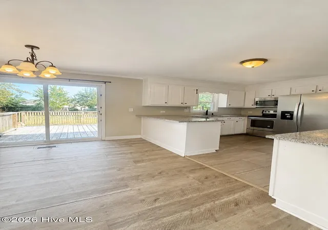 Photo 2 of Single family home for sale at 403 Oregon Trl, Hubert, NC 28539 | MLS# 100597223 | Listing updated on 2026-08-28