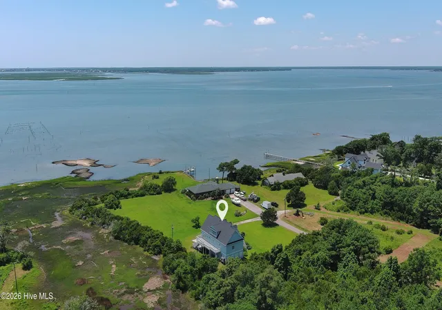 Photo 3 of Single family home for sale at 255 Oak Rd, Beaufort, NC 28516 | MLS# 100592047 | Listing updated on 2026-09-22