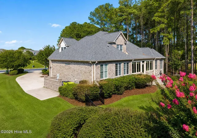 Photo 2 of Single family home for sale at 433 Crow Creek Dr Nw, Calabash, NC 28467 | MLS# 100537525 | Listing updated on 2026-08-21