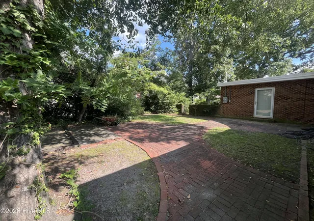 Photo 4 of Single family home for sale at 408 W 20th Street, Lumberton, NC 28358 | MLS# 100558179 | Listing updated on 2026-08-26