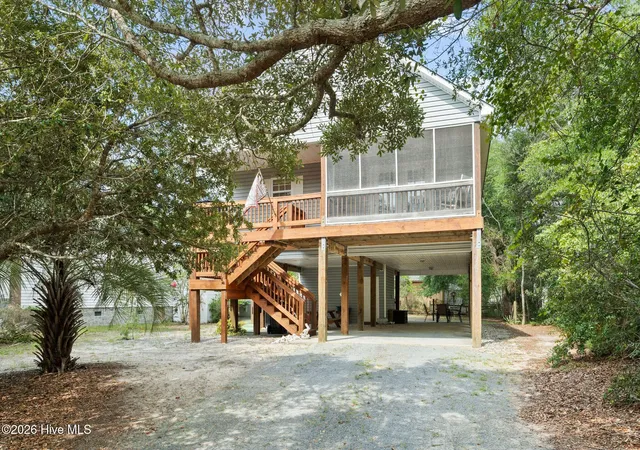 Photo 2 of Single family home for sale at 143 Ne 4th St, Oak Island, NC 28465 | MLS# 100599454 | Listing updated on 2026-10-08