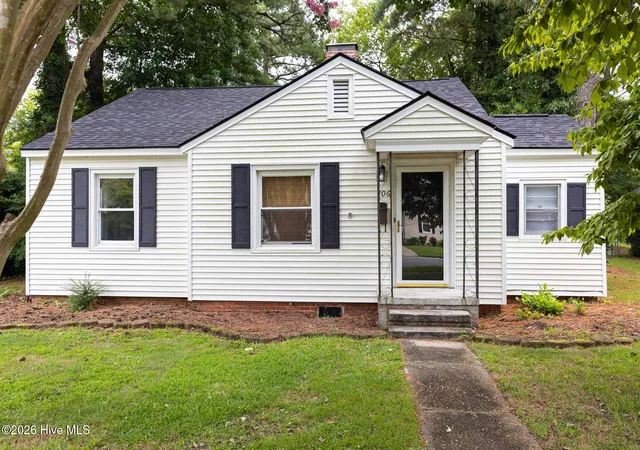 Photo 1 of Single family home for sale at 106 S Griffin St, Elizabeth City, NC 27909 | MLS# 100596181 | Listing updated on 2026-08-21