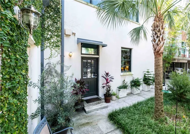 Photo 3 of Condo for sale at 528 Selma St #B, Savannah, GA 31401 | MLS# SA363178 | Listing updated on 2026-08-26