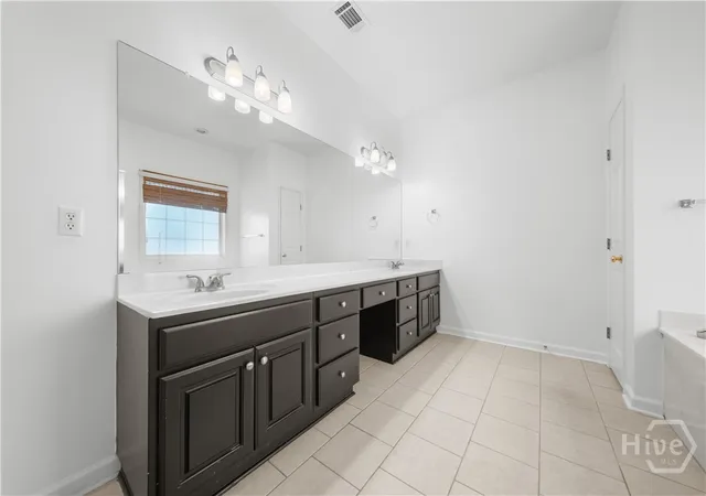 Photo 3 of Single family home for sale at 1005 Chase Ct, Statesboro, GA 30458 | MLS# SA358513 | Listing updated on 2026-08-20