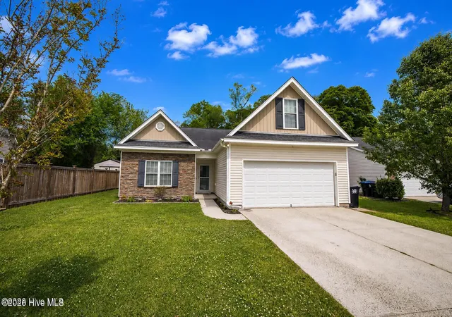 Photo 2 of Single family home for sale at 1017 Bally Bunion Ln, Burgaw, NC 28425 | MLS# 100566481 | Listing updated on 2026-08-30