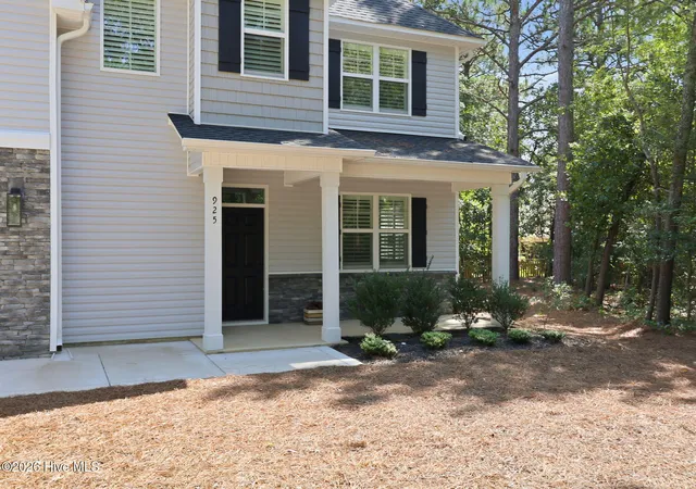 Photo 5 of Single family home for sale at 925 Cardinal Pl, Vass, NC 28394 | MLS# 100598947 | Listing updated on 2026-08-27