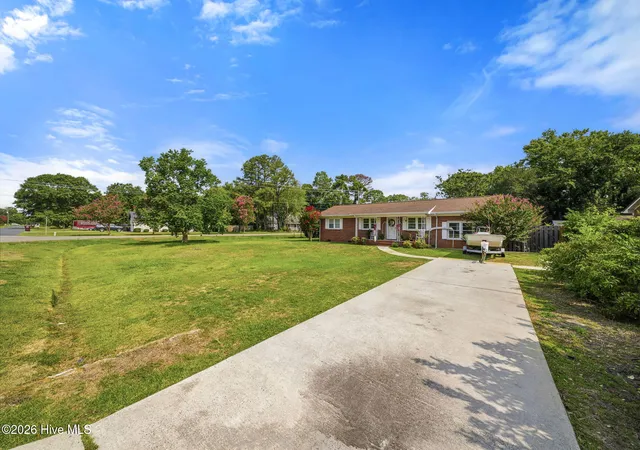 Photo 3 of Single family home for sale at 101 N Channel Hvn Dr, Wilmington, NC 28409 | MLS# 100590069 | Listing updated on 2026-08-21