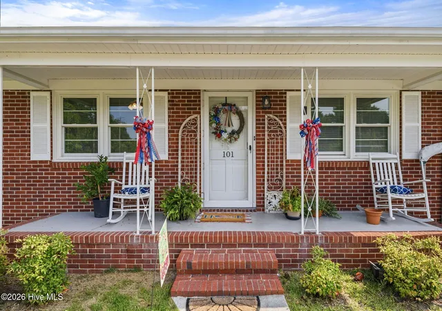 Photo 3 of Single family home for sale at 101 N Channel Hvn Dr, Wilmington, NC 28409 | MLS# 100590069 | Listing updated on 2026-08-21